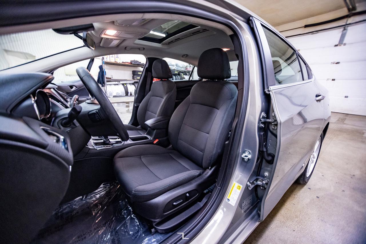 2017 Chevrolet Cruze LT Roof BCam Red Deer AB