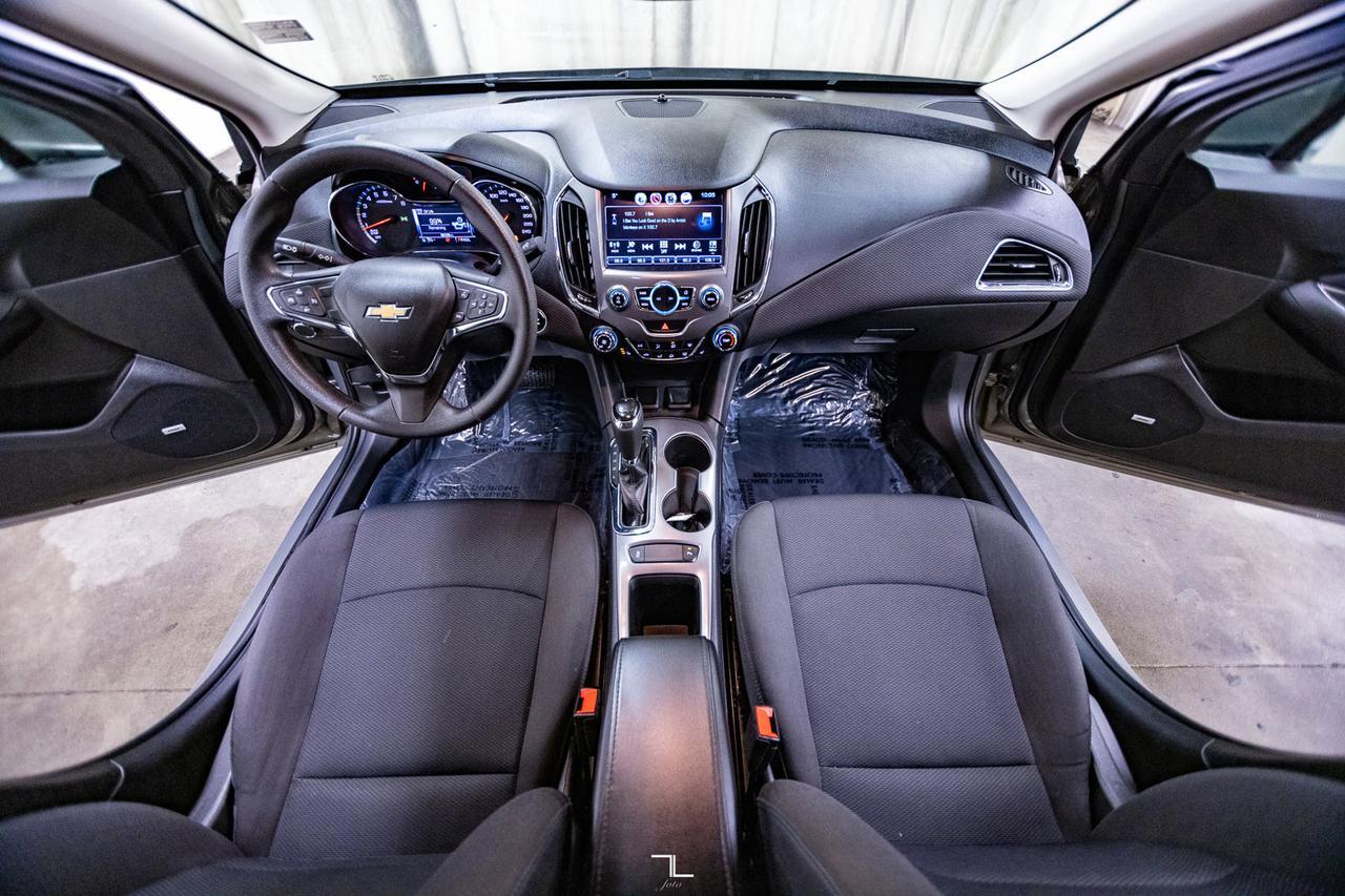 2017 Chevrolet Cruze LT Roof BCam Red Deer AB