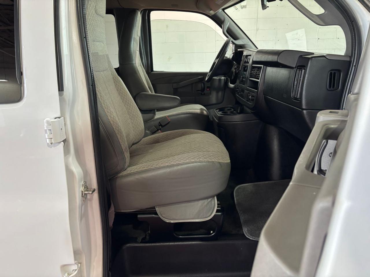 2017 Chevrolet Express 2500 LT Franklin OH