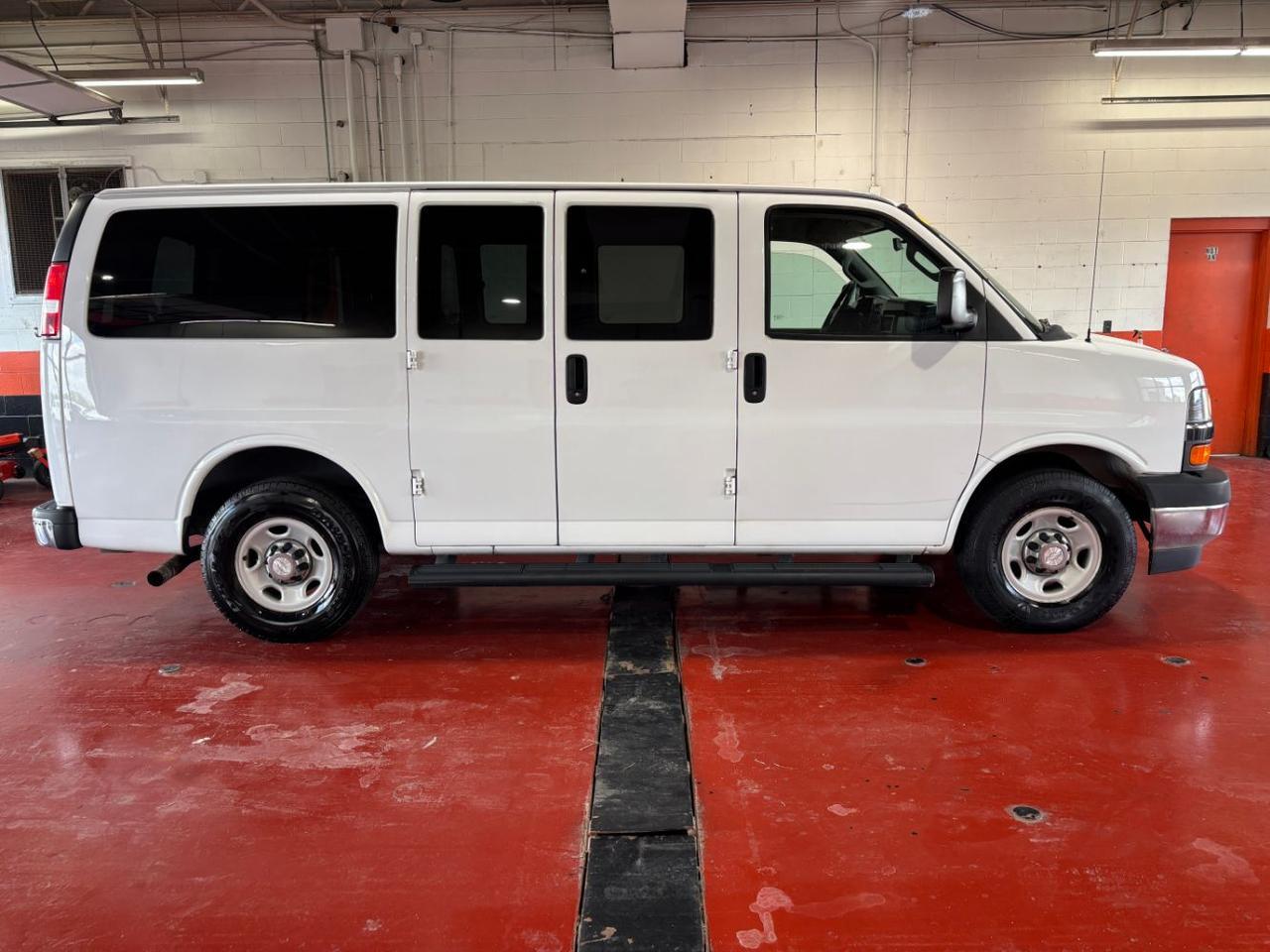 2017 Chevrolet Express 2500 LT