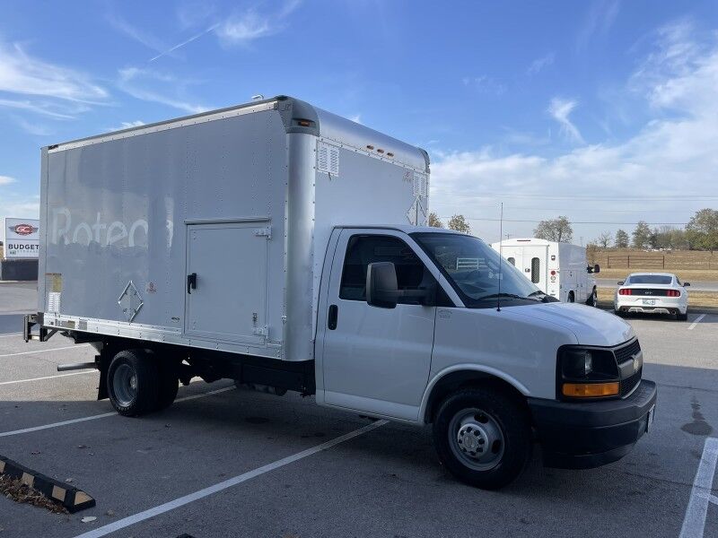 2017 Chevrolet Express 3500 Box Truck Collinsville OK