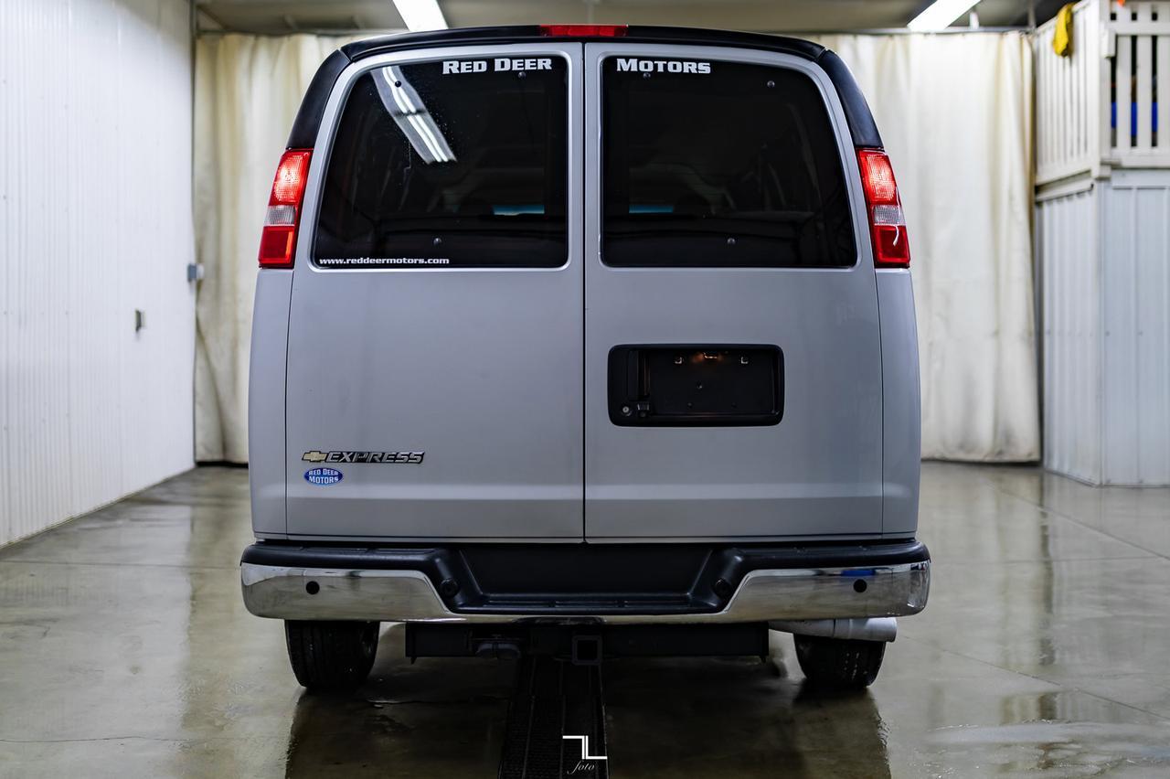 2017 Chevrolet Express 3500 LT 12 Passenger Nav Red Deer AB