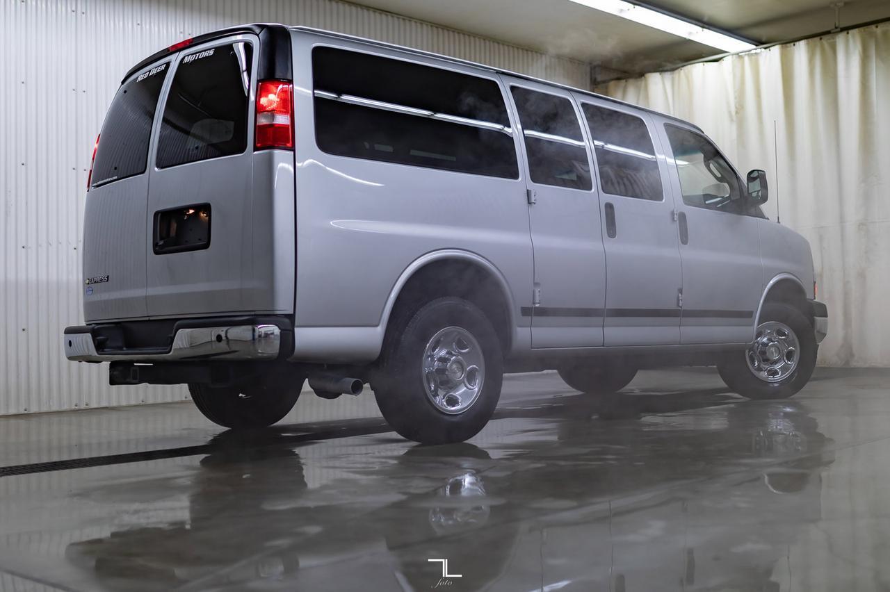 2017 Chevrolet Express 3500 LT 12 Passenger Nav Red Deer AB