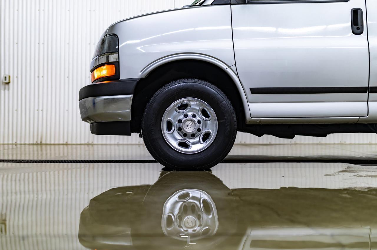 2017 Chevrolet Express 3500 LT 12 Passenger Nav Red Deer AB