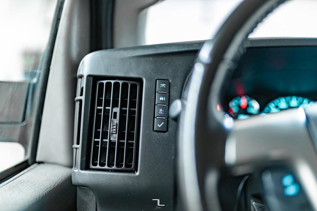 2017 Chevrolet Express 3500 LT 12 Passenger Nav Red Deer AB