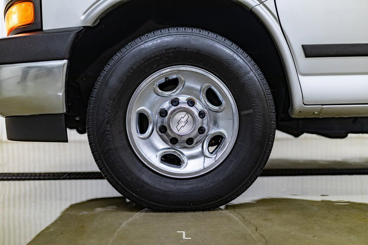 2017 Chevrolet Express 3500 LT 12 Passenger Nav Red Deer AB