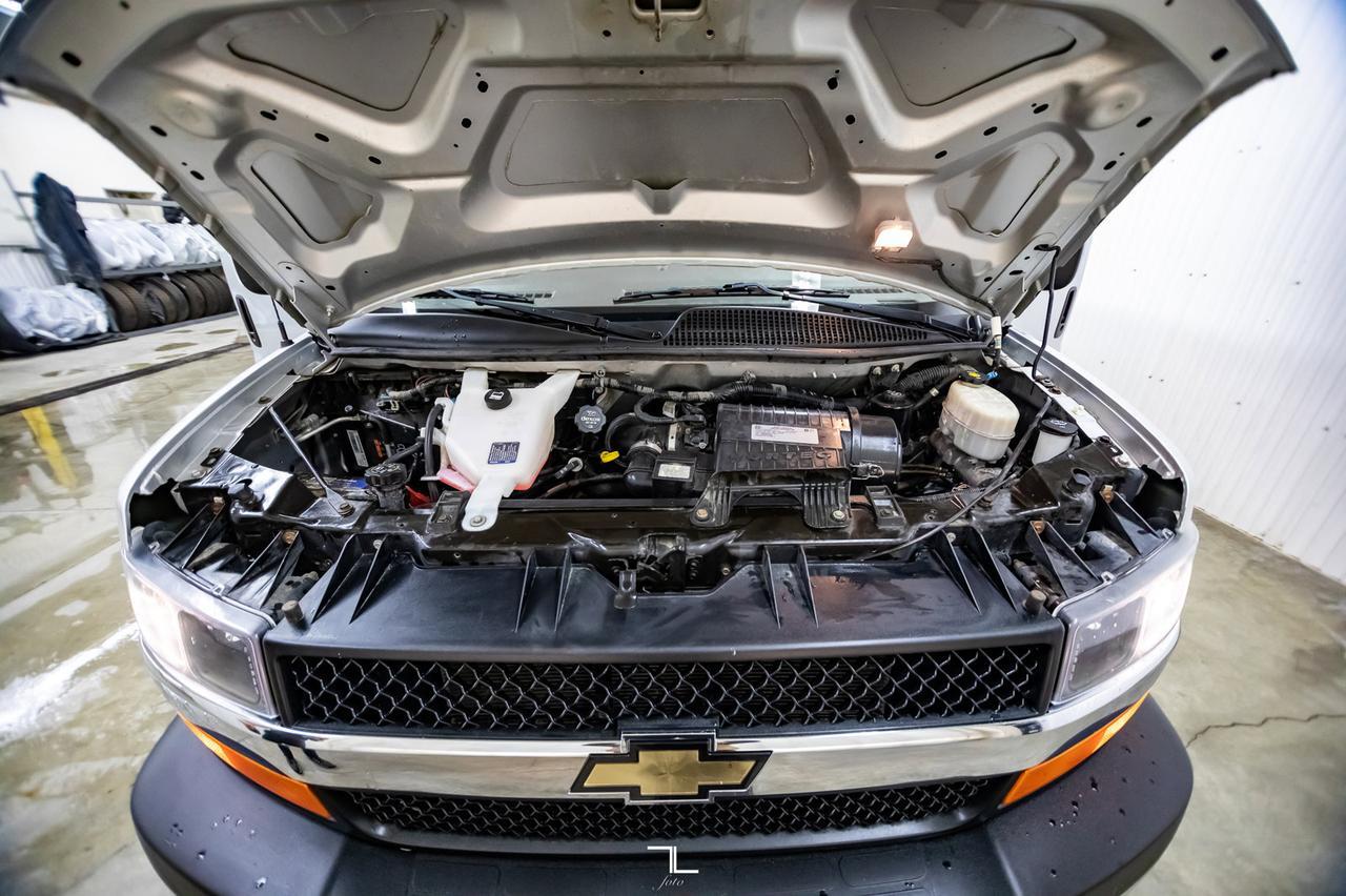 2017 Chevrolet Express 3500 LT 12 Passenger Nav Red Deer AB