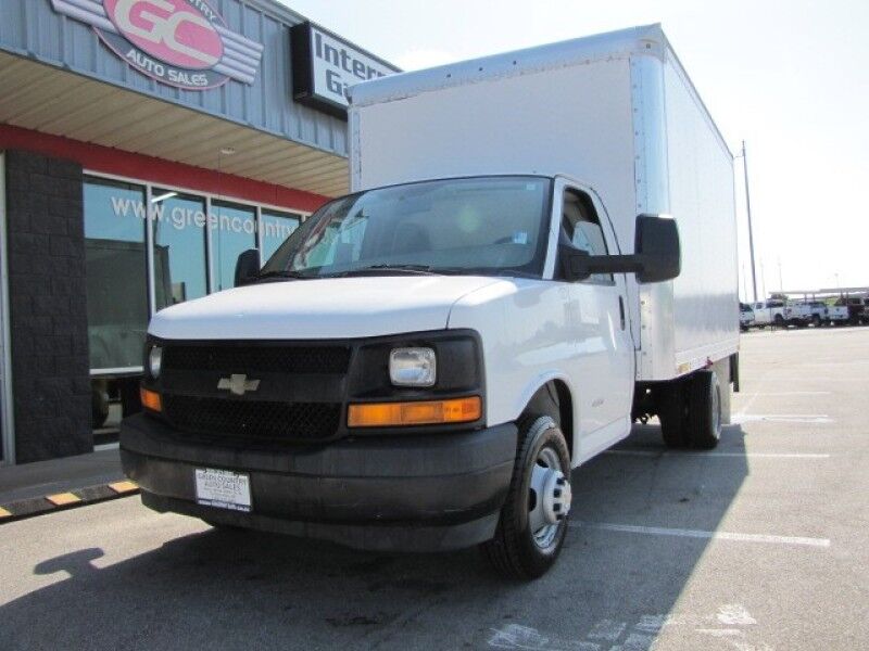 2017 Chevrolet Express 4500 DRW Box Van w/ Tomm Collinsville OK