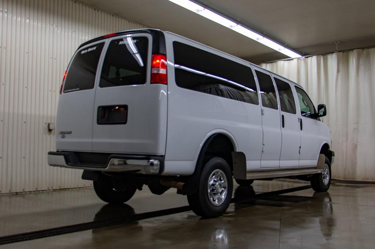 2017 Chevrolet Express 4x4 3500 LT 15 Passenger Lift Clydesdale Red Deer AB