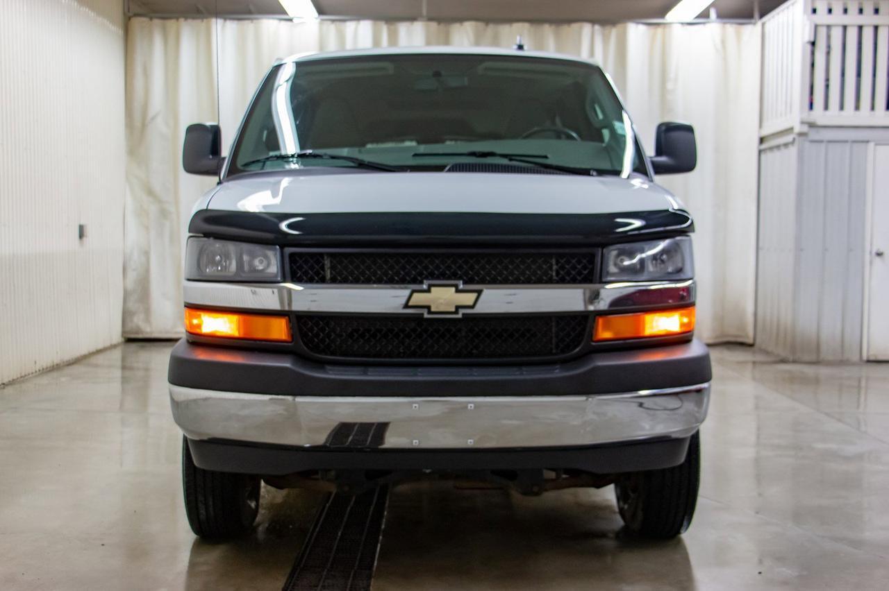 2017 Chevrolet Express 4x4 3500 LT 15 Passenger Lift Clydesdale Red Deer AB