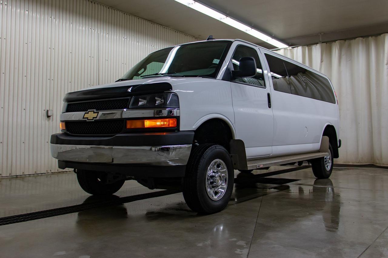 2017 Chevrolet Express 4x4 3500 LT 15 Passenger Lift Clydesdale Red Deer AB