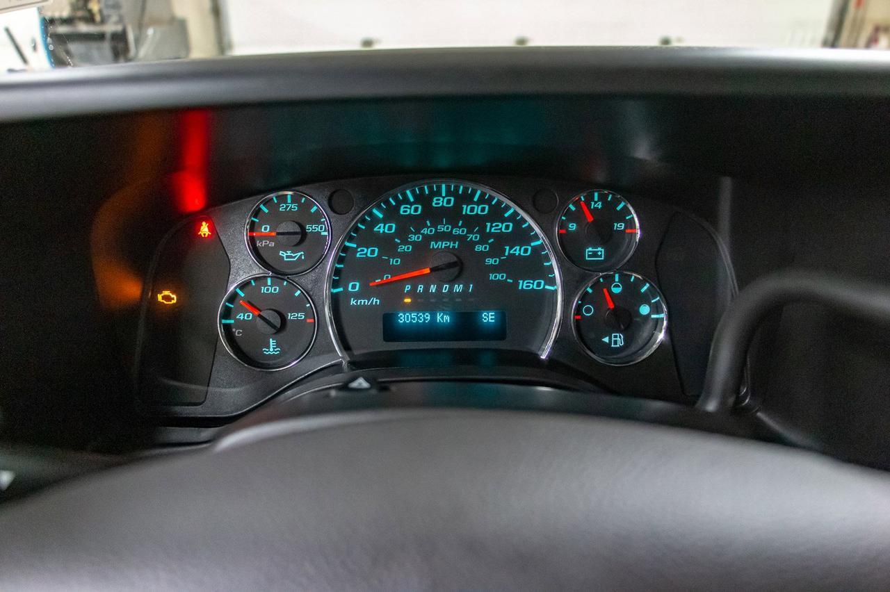 2017 Chevrolet Express 4x4 3500 LT 15 Passenger Lift Clydesdale Red Deer AB