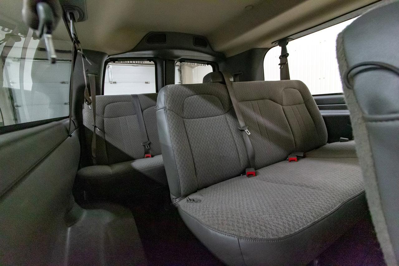 2017 Chevrolet Express 4x4 3500 LT 15 Passenger Lift Clydesdale Red Deer AB