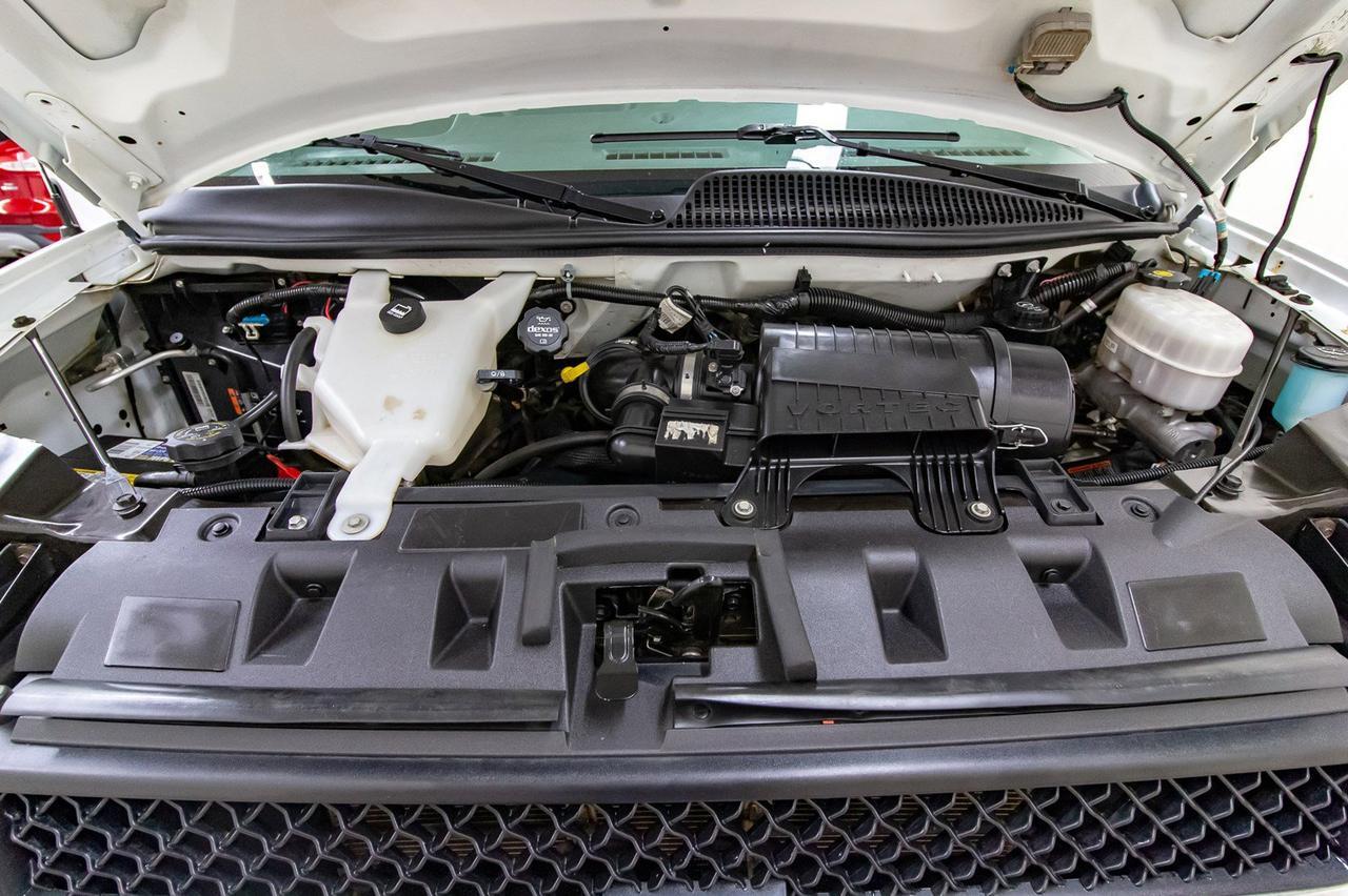 2017 Chevrolet Express 4x4 3500 LT 15 Passenger Lift Clydesdale Red Deer AB