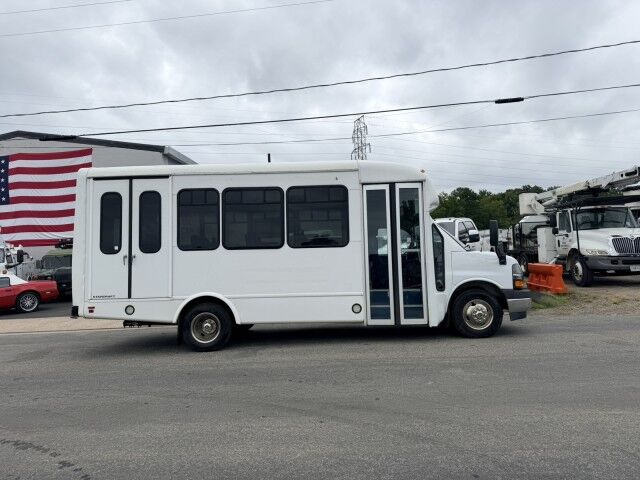 2017 Chevrolet Express Bus w Wheelchair Lift