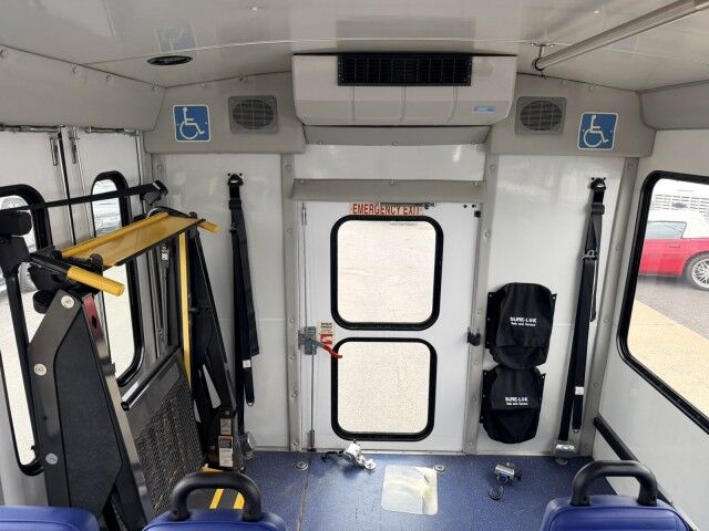 2017 Chevrolet Express Bus w Wheelchair Lift Henrico VA