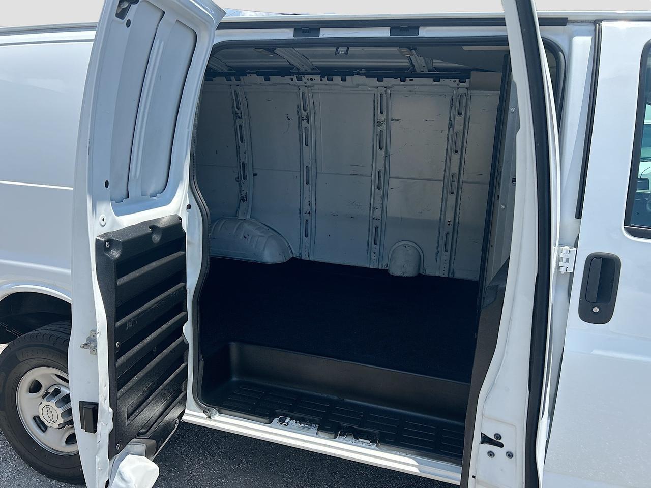 2017 Chevrolet Express Cargo Van RWD 2500 Venice FL