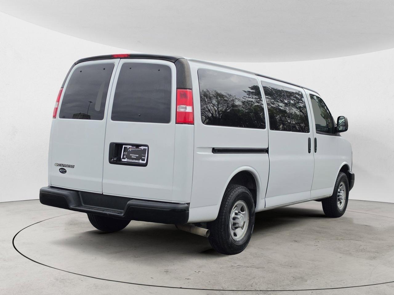 2017 Chevrolet Express Passenger LS