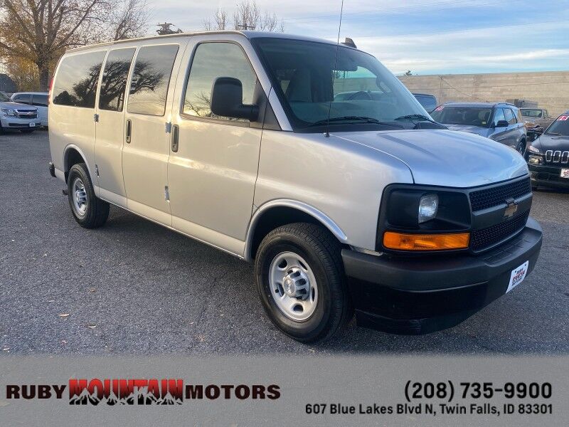 2017 Chevrolet Express Passenger LS