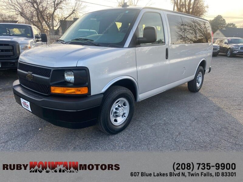 2017 Chevrolet Express Passenger LS