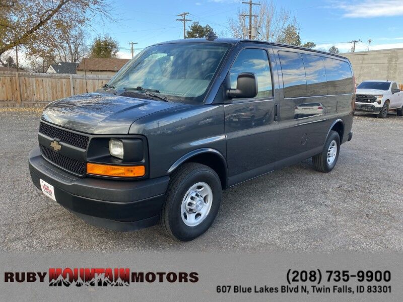 2017 Chevrolet Express Passenger LS