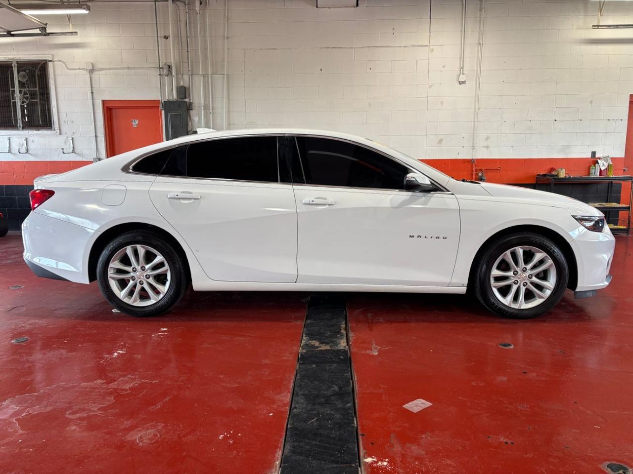 2017 Chevrolet Malibu 1LT