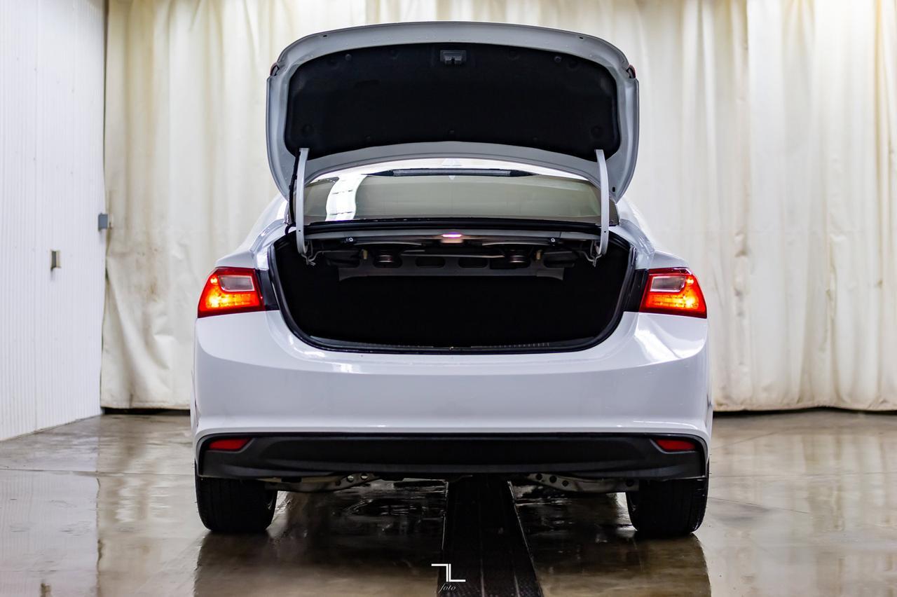 2017 Chevrolet Malibu LT Leather Roof Nav BCam Red Deer AB