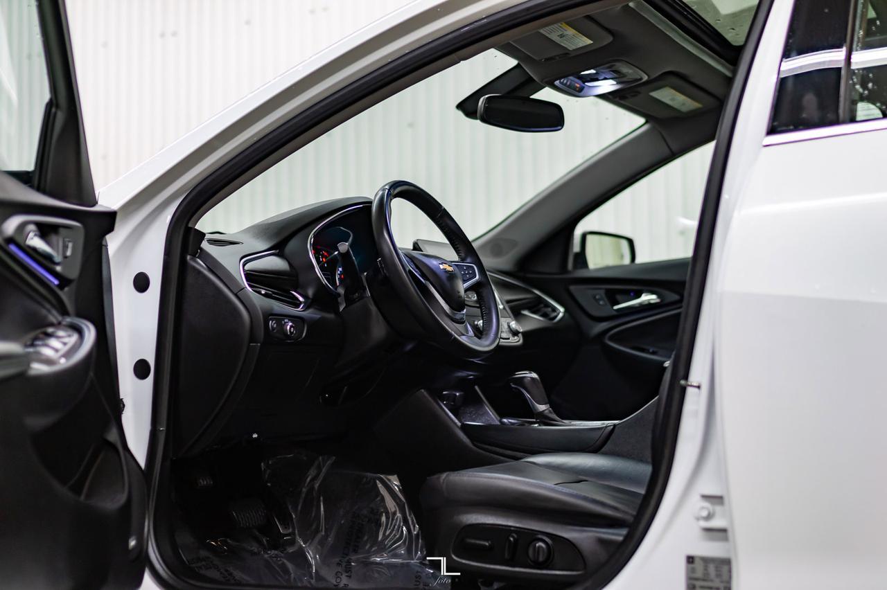 2017 Chevrolet Malibu LT Leather Roof Nav BCam Red Deer AB