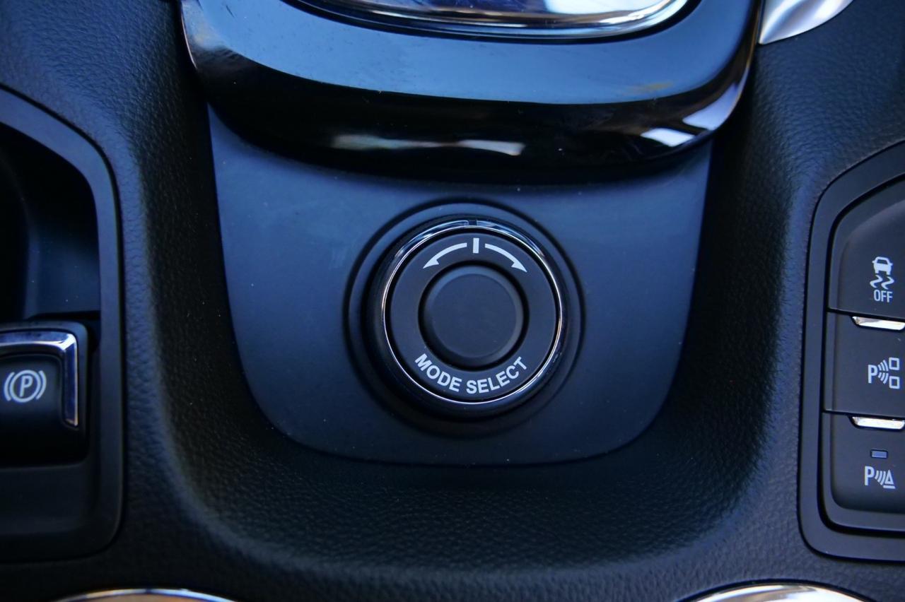 2017 Chevrolet SS / 6.2L V8 / Cooled Seats / Sunroof / Lexani Wheels! Lincolnton NC