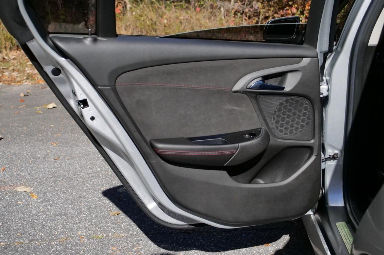 2017 Chevrolet SS / 6.2L V8 / Cooled Seats / Sunroof / Lexani Wheels! Lincolnton NC