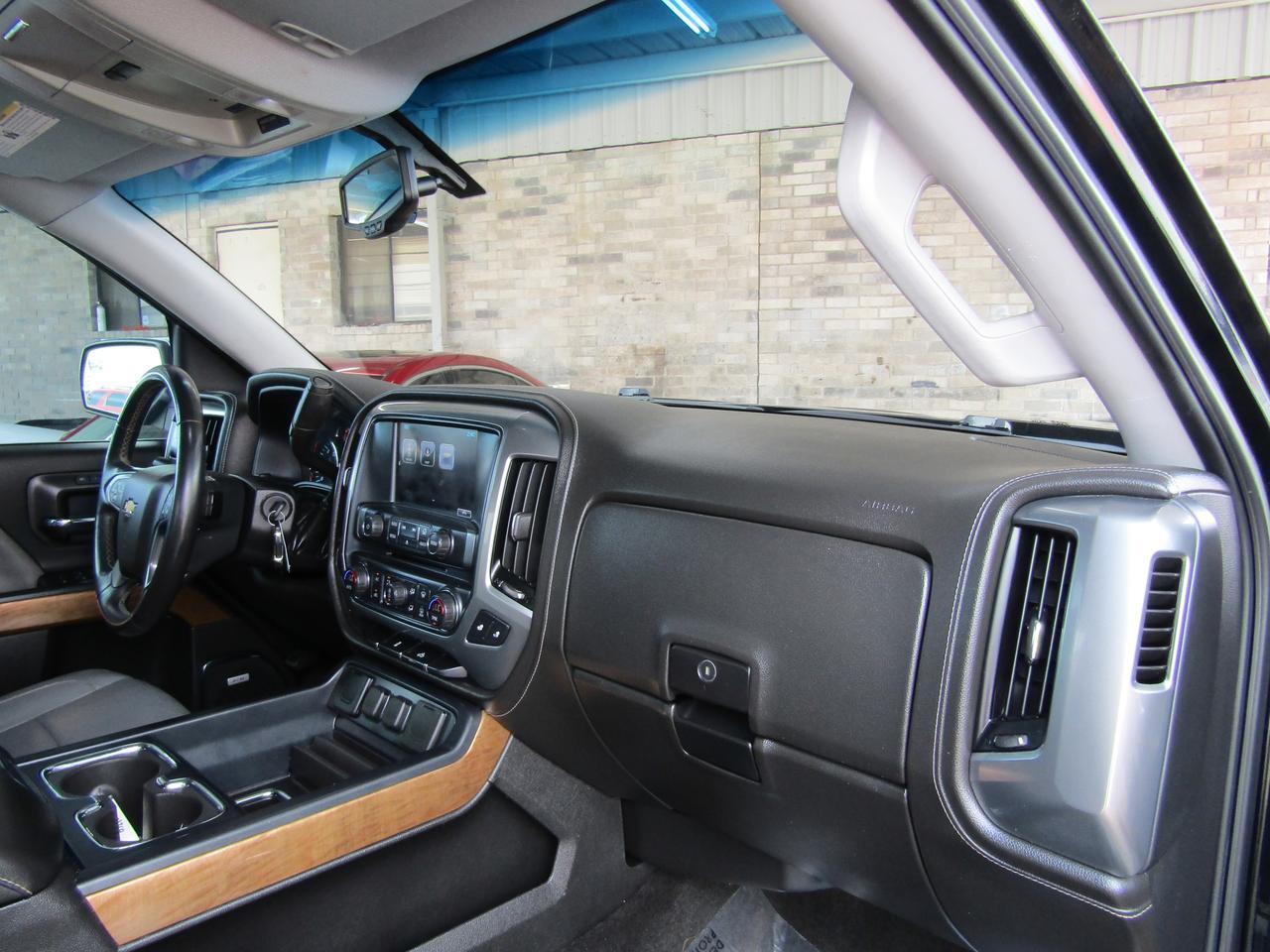 2017 Chevrolet Silverado 1500 2WD Crew Cab 143.5 LTZ w/1LZ Grand Prairie TX