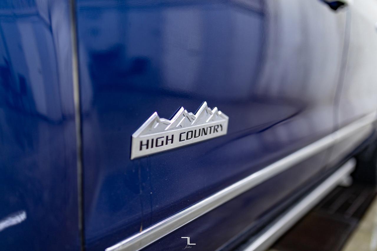 2017 Chevrolet Silverado 1500 4x4 Crew Cab High Country High Desert Pkg Leather Roof Nav Red Deer AB