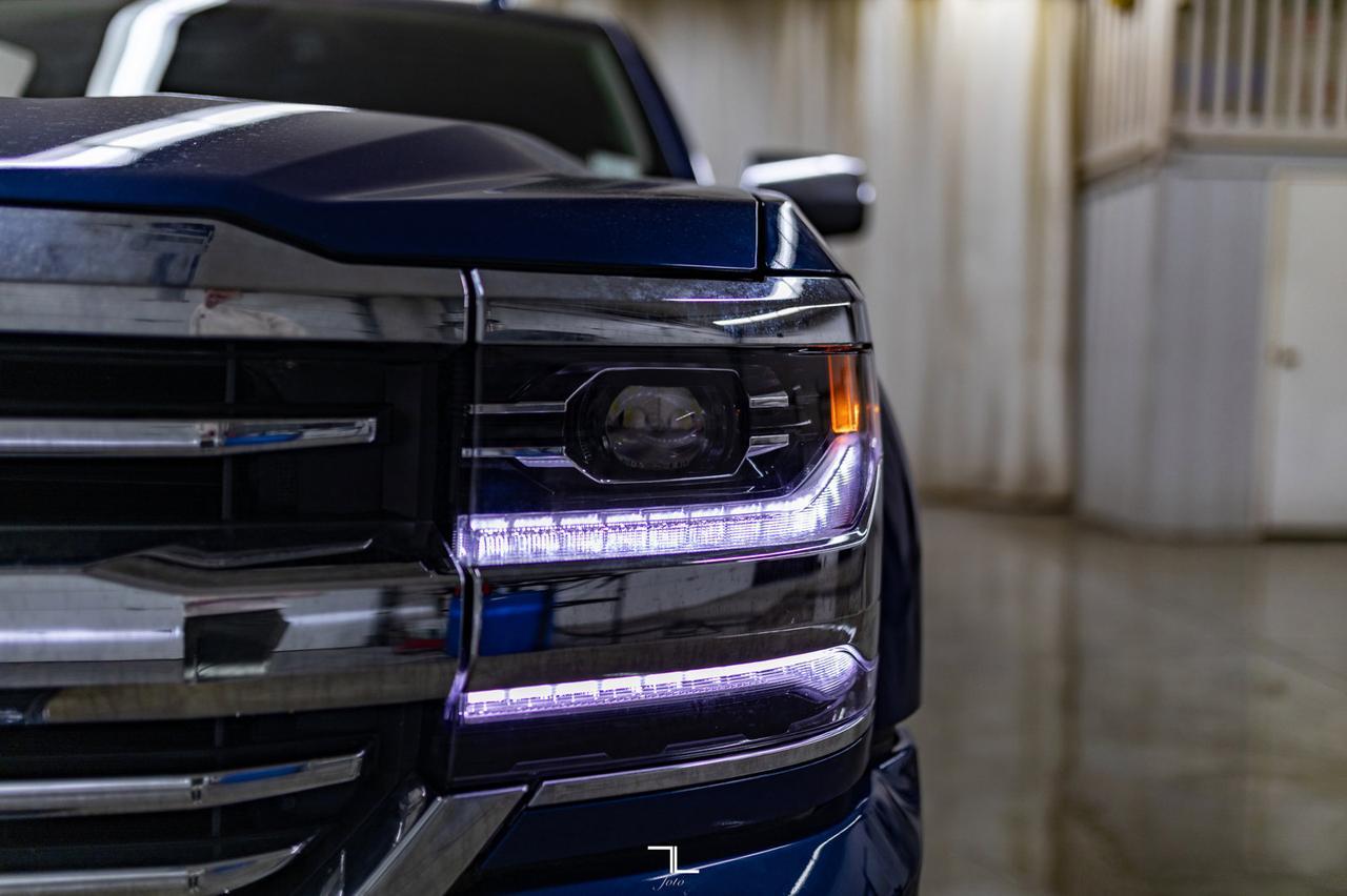 2017 Chevrolet Silverado 1500 4x4 Crew Cab High Country High Desert Pkg Leather Roof Nav Red Deer AB