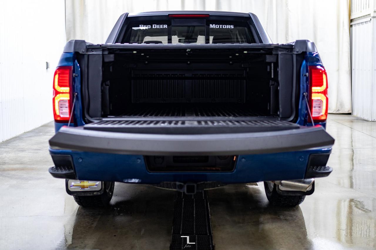 2017 Chevrolet Silverado 1500 4x4 Crew Cab High Country High Desert Pkg Leather Roof Nav Red Deer AB