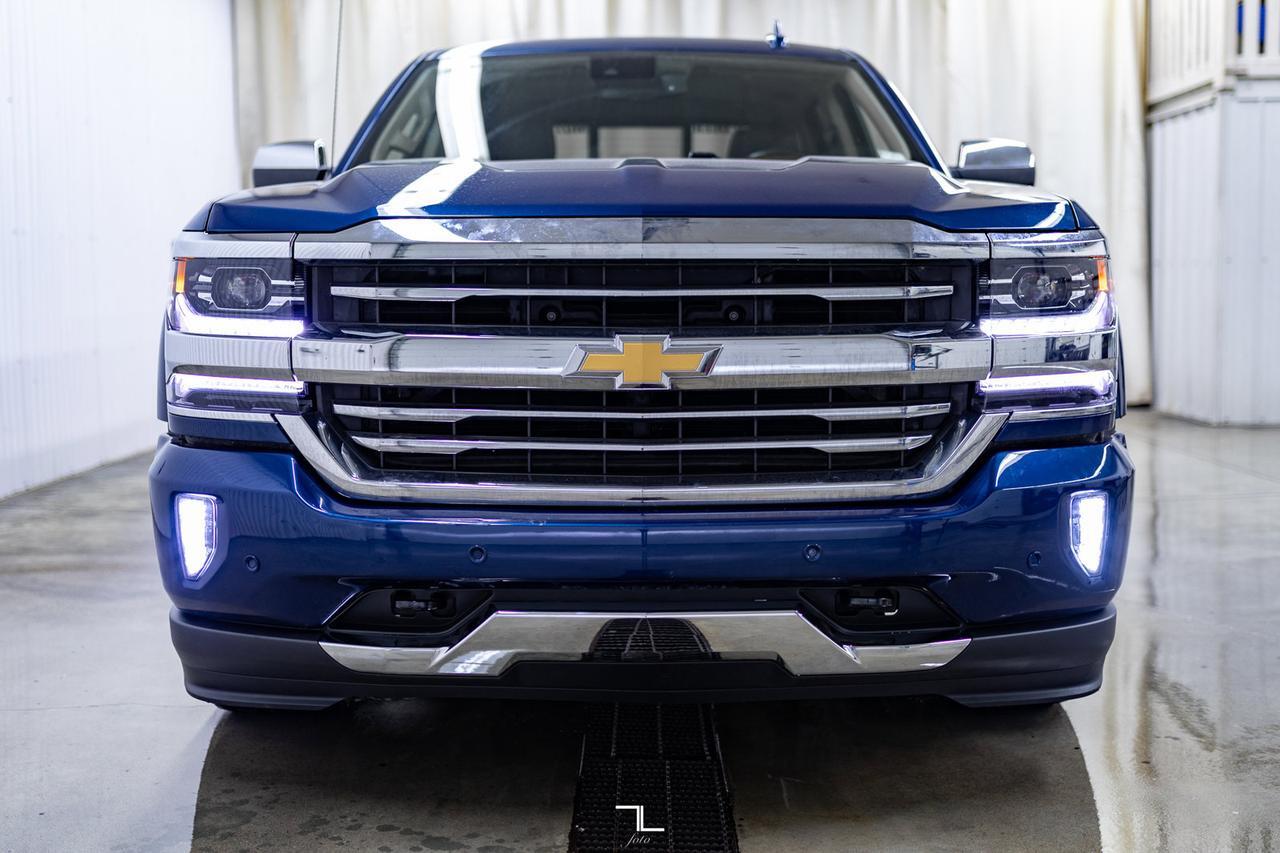 2017 Chevrolet Silverado 1500 4x4 Crew Cab High Country High Desert Pkg Leather Roof Nav Red Deer AB
