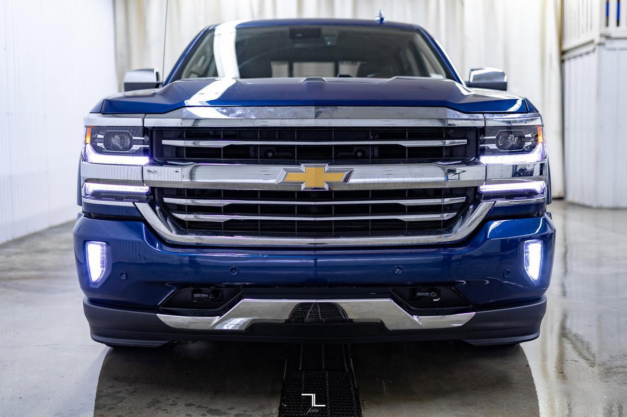 2017 Chevrolet Silverado 1500 4x4 Crew Cab High Country High Desert Pkg Leather Roof Nav Red Deer AB