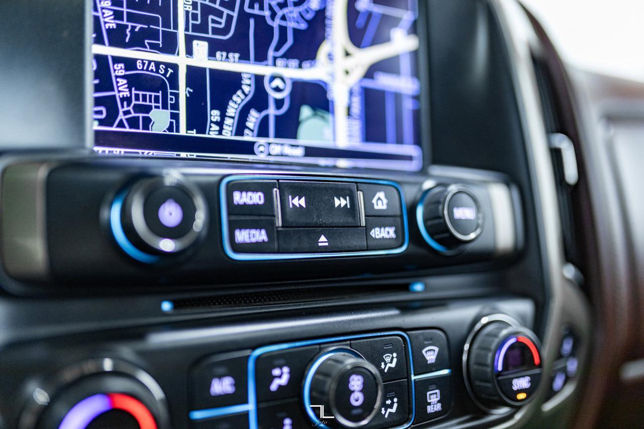 2017 Chevrolet Silverado 1500 4x4 Crew Cab High Country High Desert Pkg Leather Roof Nav Red Deer AB