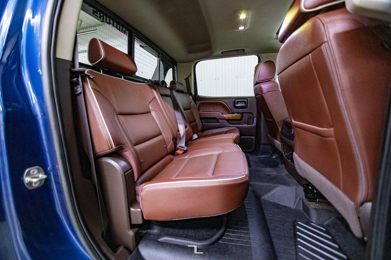 2017 Chevrolet Silverado 1500 4x4 Crew Cab High Country High Desert Pkg Leather Roof Nav Red Deer AB