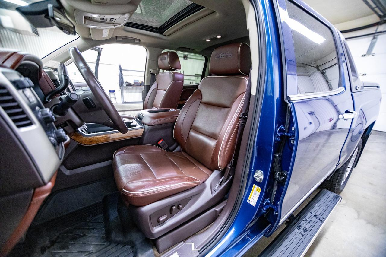 2017 Chevrolet Silverado 1500 4x4 Crew Cab High Country High Desert Pkg Leather Roof Nav Red Deer AB