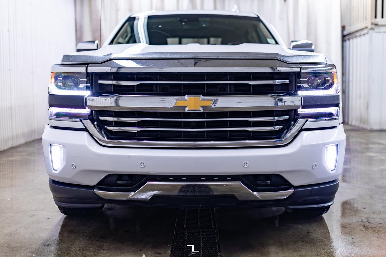 2017 Chevrolet Silverado 1500 4x4 Crew Cab High Country Leather Roof Nav BCam Red Deer AB