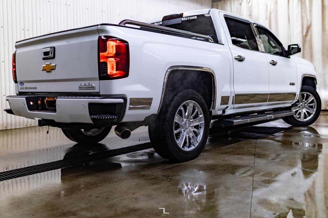 2017 Chevrolet Silverado 1500 4x4 Crew Cab High Country Leather Roof Nav BCam Red Deer AB
