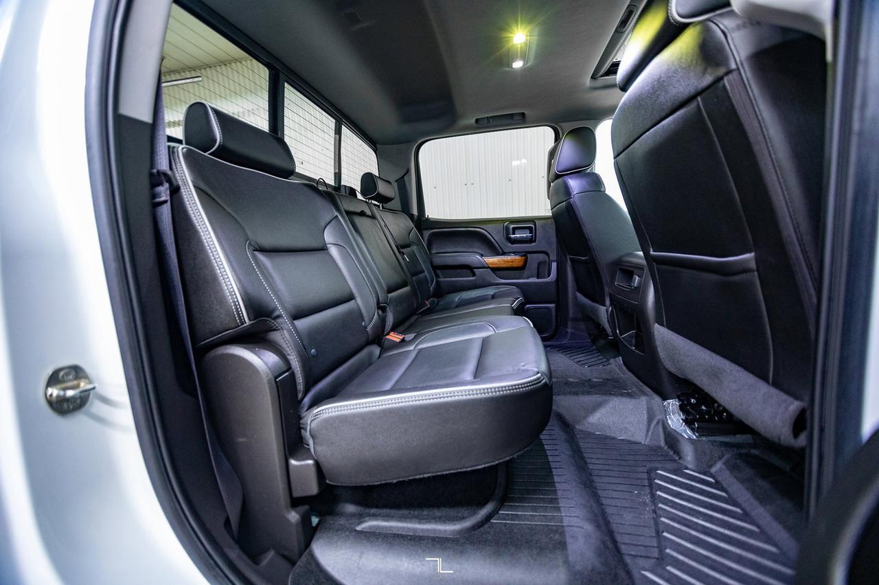 2017 Chevrolet Silverado 1500 4x4 Crew Cab High Country Leather Roof Nav BCam Red Deer AB