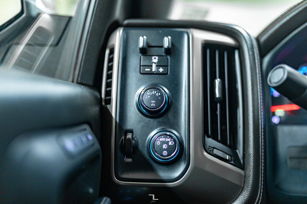 2017 Chevrolet Silverado 1500 4x4 Crew Cab High Country Leather Roof Nav BCam Red Deer AB