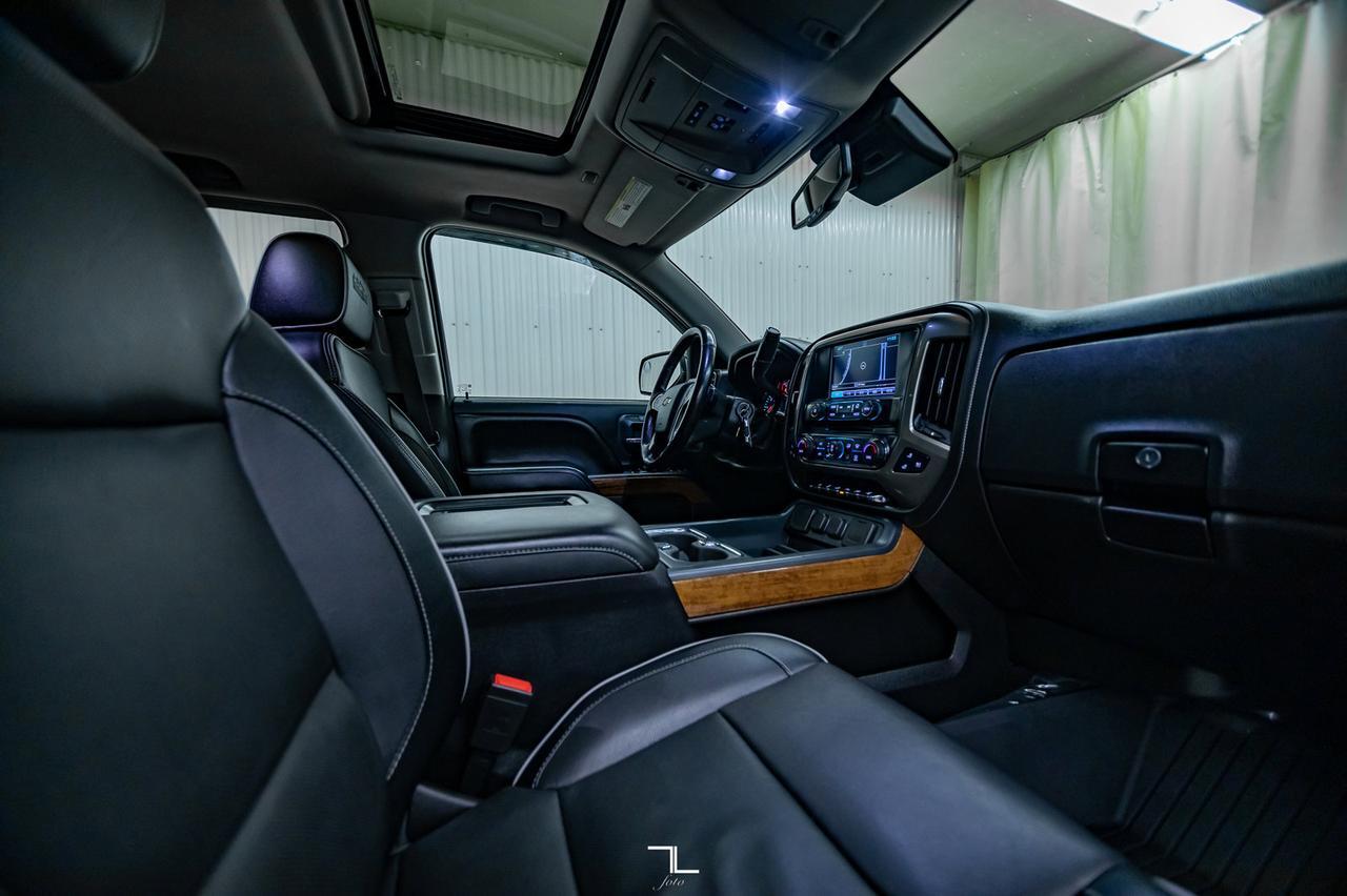 2017 Chevrolet Silverado 1500 4x4 Crew Cab High Country Leather Roof Nav BCam Red Deer AB