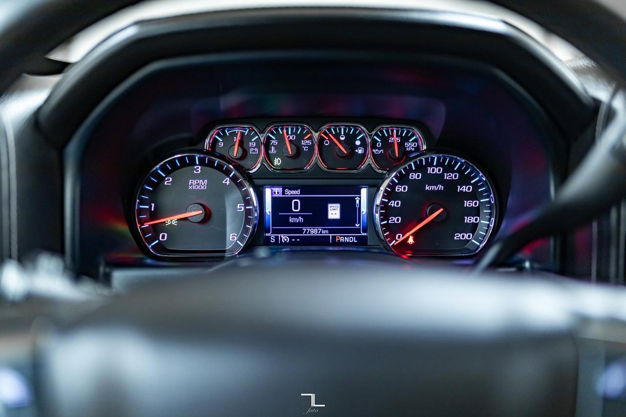 2017 Chevrolet Silverado 1500 4x4 Crew Cab High Country Leather Roof Nav BCam Red Deer AB