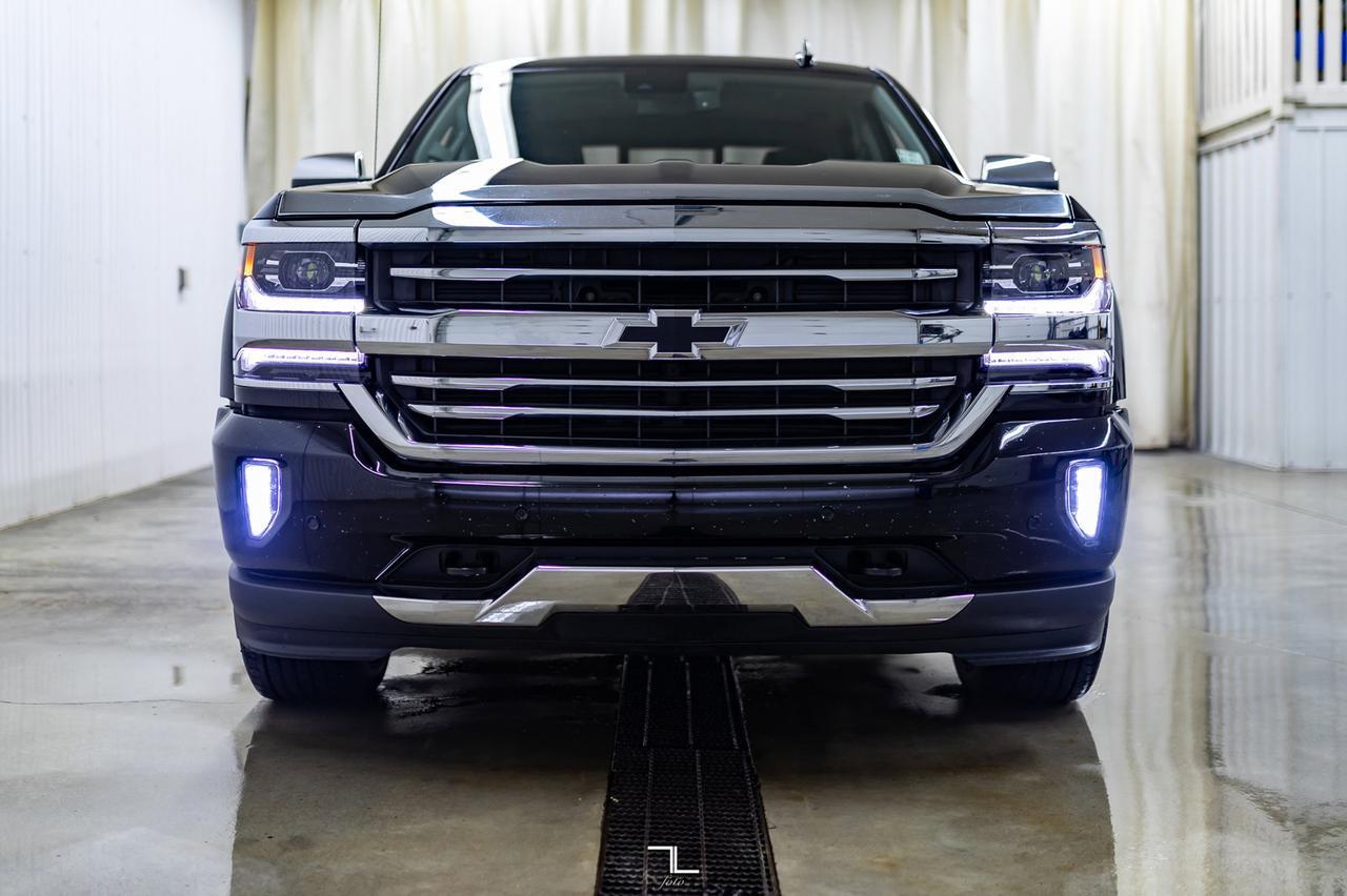 2017 Chevrolet Silverado 1500 4x4 Crew Cab High Country Leather Roof Nav BCam Red Deer AB