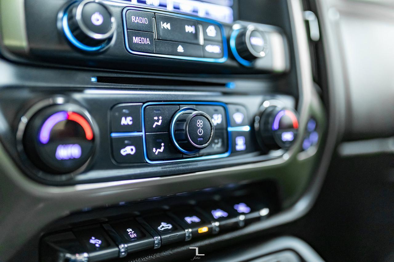 2017 Chevrolet Silverado 1500 4x4 Crew Cab High Country Leather Roof Nav BCam Red Deer AB