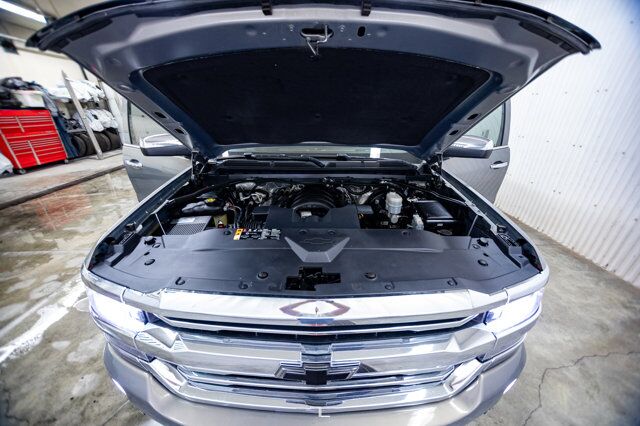 2017 Chevrolet Silverado 1500 4x4 Crew Cab High Country Leather Roof Nav Lift Red Deer AB