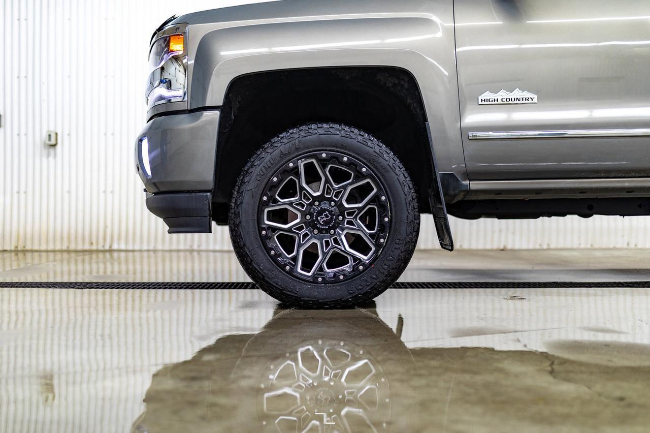 2017 Chevrolet Silverado 1500 4x4 Crew Cab High Country Leather Roof Nav Lift Red Deer AB