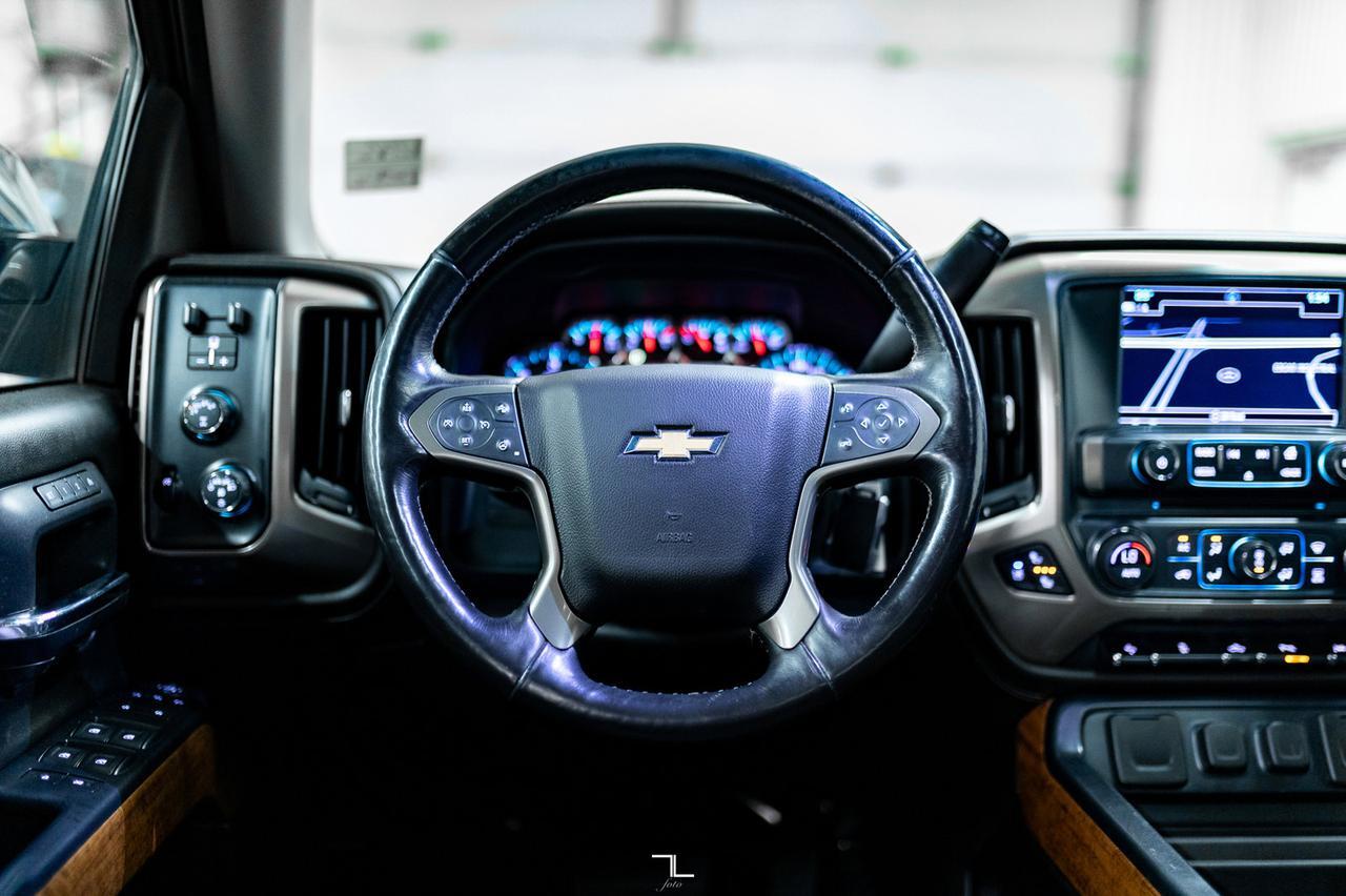 2017 Chevrolet Silverado 1500 4x4 Crew Cab High Country Leather Roof Nav Lift Red Deer AB